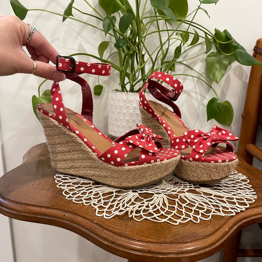 Red and white polkadot wedges ❣️